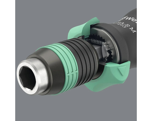 Detailní záběr šroubováku s držákem bitů