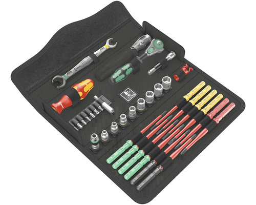 Sada nářadí s klíči, ráčnou, nástrčnými klíči a šroubováky v černé brašně na nářadí