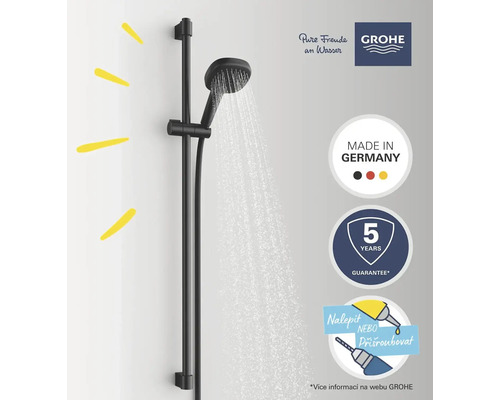 Sprchová tyč s ruční sprchou a tekoucí vodou. Značka kvality: Vyrobeno v Německu. Pětiletá záruka. Logo Grohe.