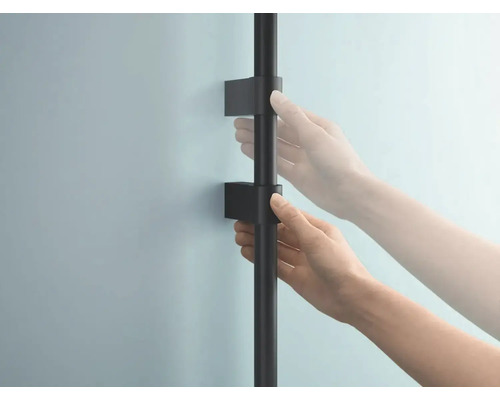 Sprchová tyč s držáky pro montáž na stěnu a rukou nastavující tyč