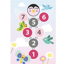 Grafika s čísly od jedné do sedmi, zvířaty a květinami pro děti
