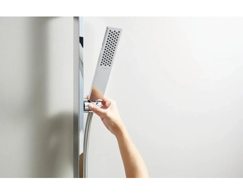 Ruční sprcha na sprchové tyči s rukou