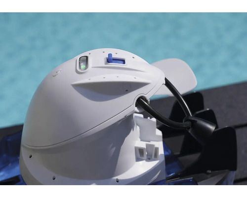 Automatický čistič bazénů