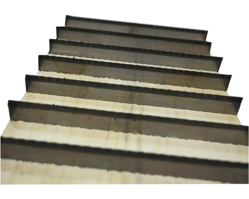 Detail pilového pásu s zuby