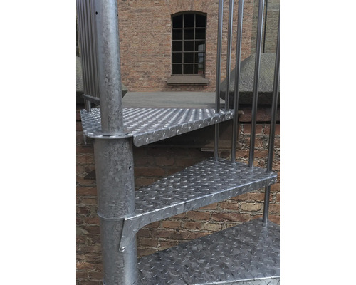 Detail pozinkovaného kovového spirálového schodiště