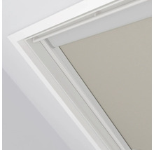 Střešní roleta v rámu střešního okna