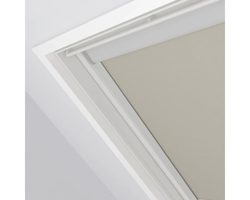 Střešní roleta v rámu střešního okna