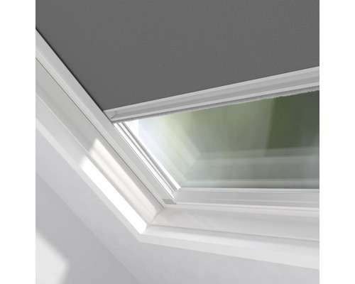 Střešní okno se zatemňovací roletou