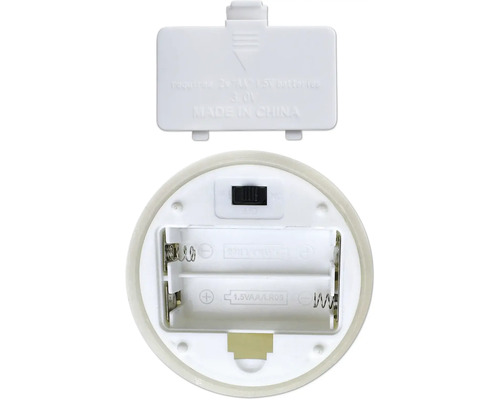 Prostor pro baterie světla s vypínačem a místem pro dvě baterie