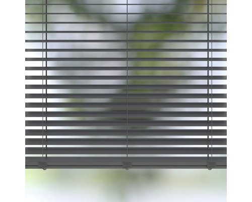 Zavřená žaluzie pro dekoraci oken