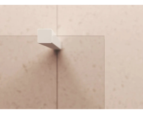 Detail sprchové stěny s držákem