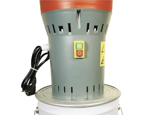 Zahradní drtič s napájecím kabelem a vypínačem