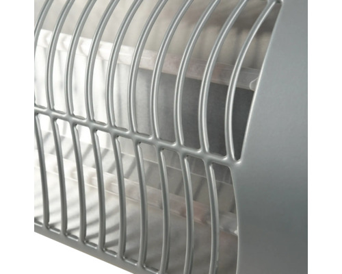 Detailní pohled na ohřívač s kovovou mřížkou