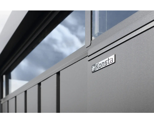 Detail zimní zahrady s logem Konsta