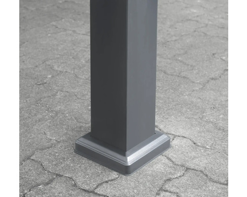 Detailní pohled na sloupek s upevněním patky.