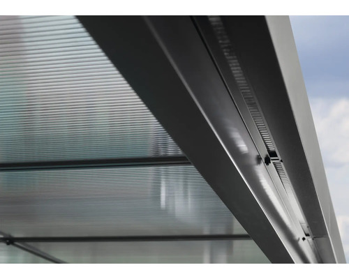 Detail terasového zastřešení s polykarbonátovými deskami