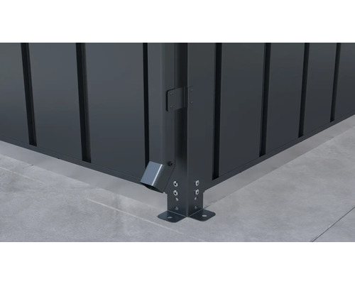 Detail rohu zahradního domku s odvodem vody a upevněním k podlaze