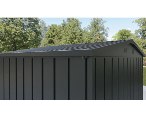 Zahradní kůlna s lamelovou strukturou a kovovou střechou