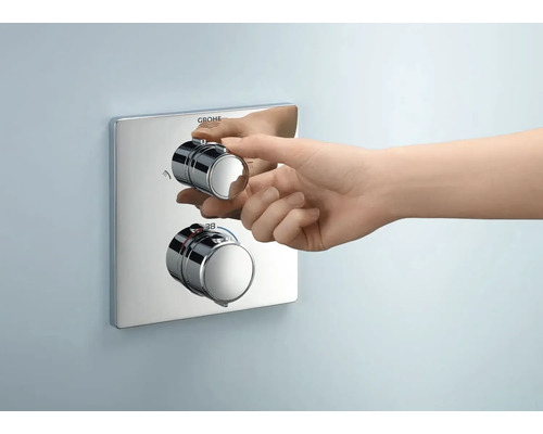 Termostatická baterie Grohe s rukou