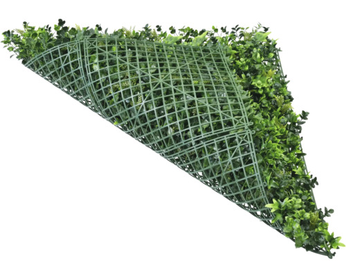 Umělá živý plot se zelenou plastovou mřížkou