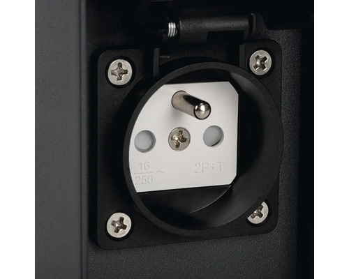 Detail zásuvky spotřebiče 230 V