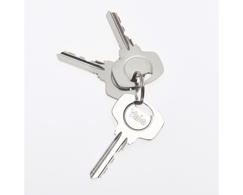 Tři klíče Yale na kroužku na klíče