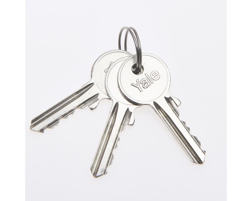 Tři klíče Yale na kroužku na klíče