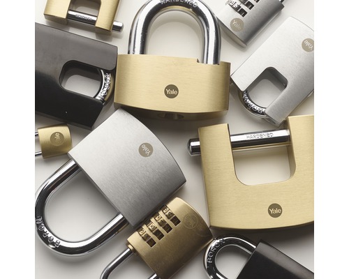 Různé visací zámky od Yale.