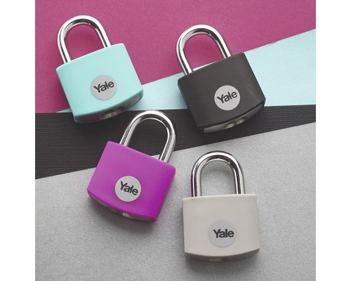 Čtyři visací zámky Yale