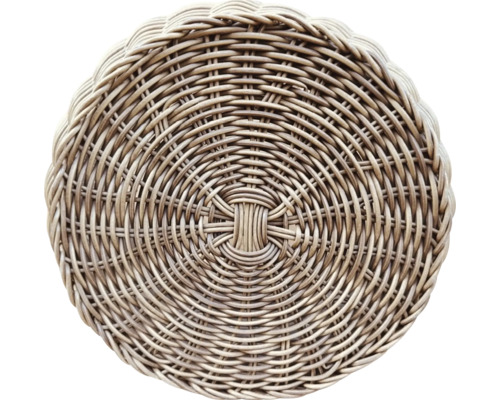 Kulatý koš z pleteného materiálu