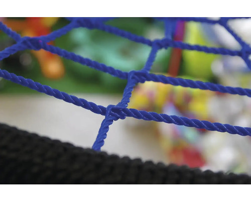 Detailní záběr modré lezecké sítě