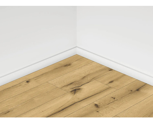 Položená dřevěná podlahová krytina v rohu