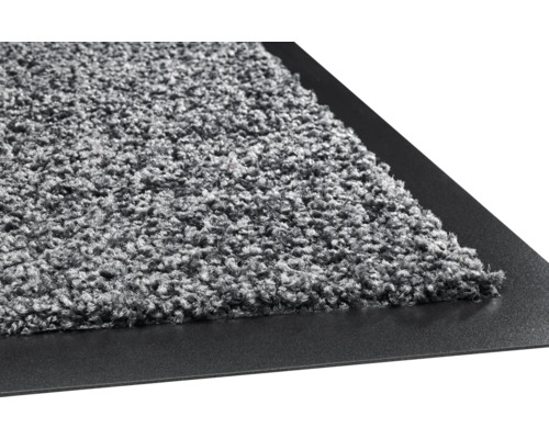 Rohožka s textilním povrchem a okrajem