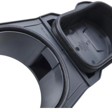 Plastový upevňovací prvek pro sanitární aplikace