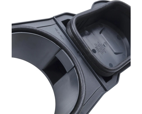 Plastový upevňovací prvek pro sanitární aplikace