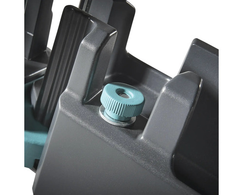 Detailní záběr pokosnice se zajišťovacím šroubem