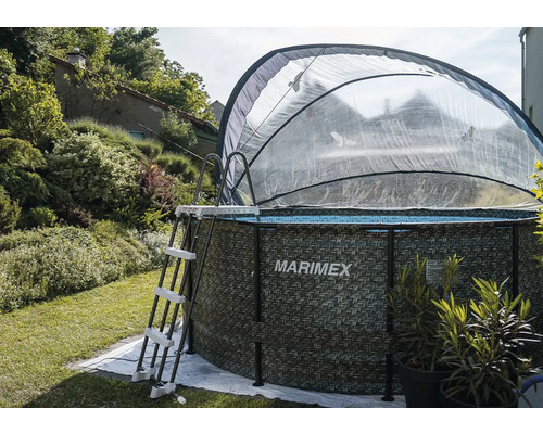 Rámový bazén Marimex se zastřešením a žebříkem na zahradě