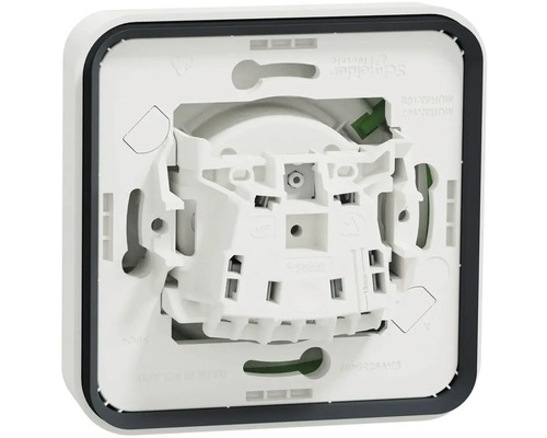 Pohled zezadu na spínač