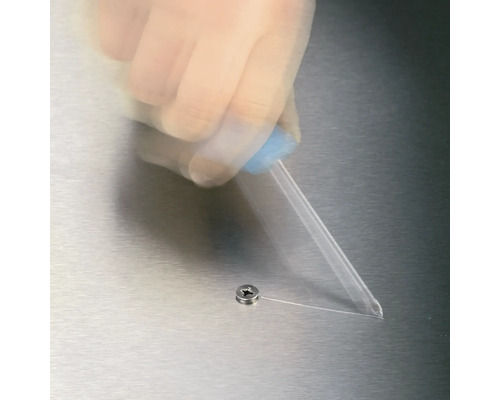 Aplikace mazacího oleje na šroub pomocí olejničky