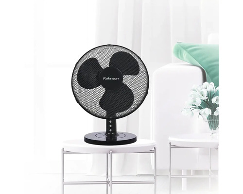 Černý stolní ventilátor se třemi lopatkami značky Rohnson