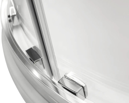 Detail sprchového koutu s kováním