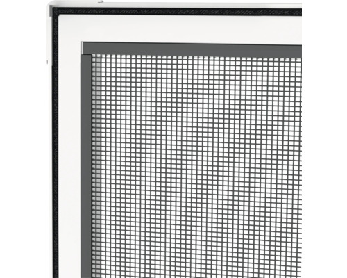 Detailní pohled na okenní síť proti hmyzu