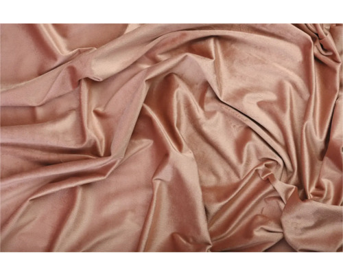 Detailní záběr na nařasenou sametovou látku