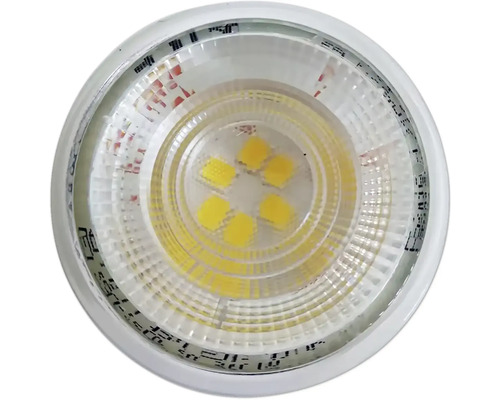 Pohled shora na LED žárovku