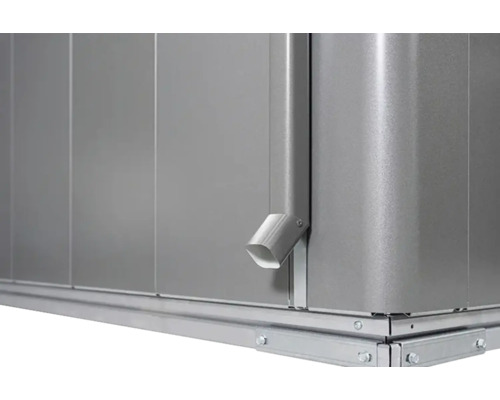 Detailní pohled na zahradní domek s okapem