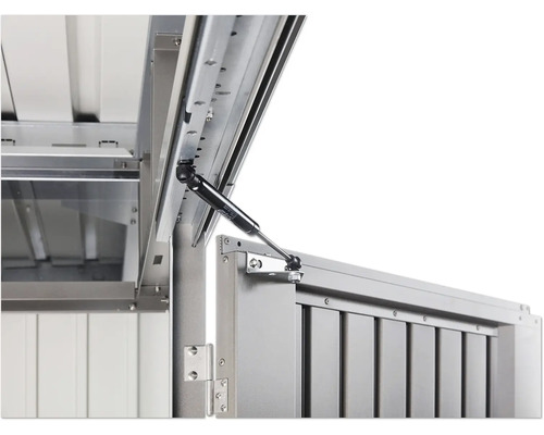 Detailní pohled na otevřený kovový zahradní box s plynovou pružinou