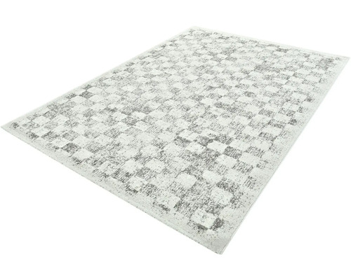 Koberec se šachovnicovým vzorem