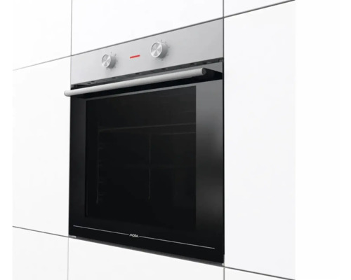 Vestavná trouba Mora v bílé kuchyni