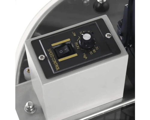 Detailní pohled na regulaci otáček s vypínačem a otočným knoflíkem