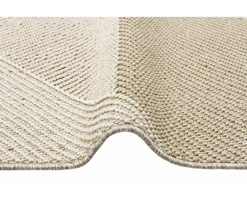 Detailní pohled na koberec s dvoubarevnými vzory